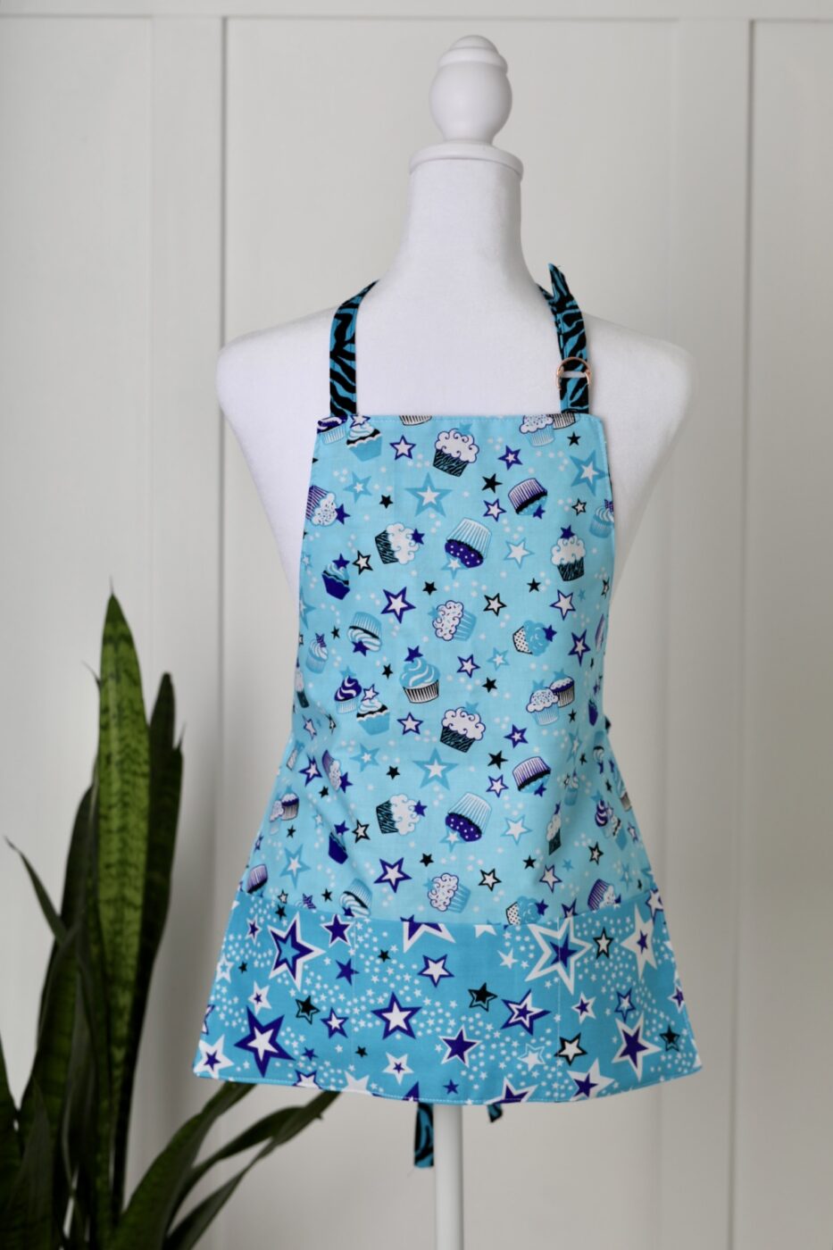 Reversible Child’s Apron – Cupcake and Stars Pattern (Blue)
