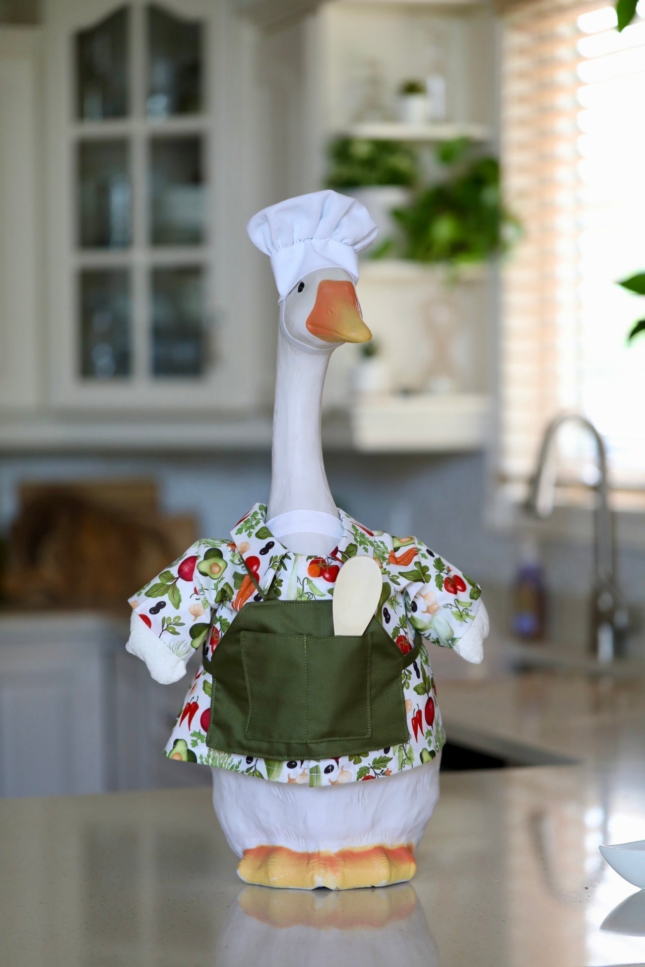 Porch Goose Chef Costume (Vegetable Print Shirt, 5 pc Set)