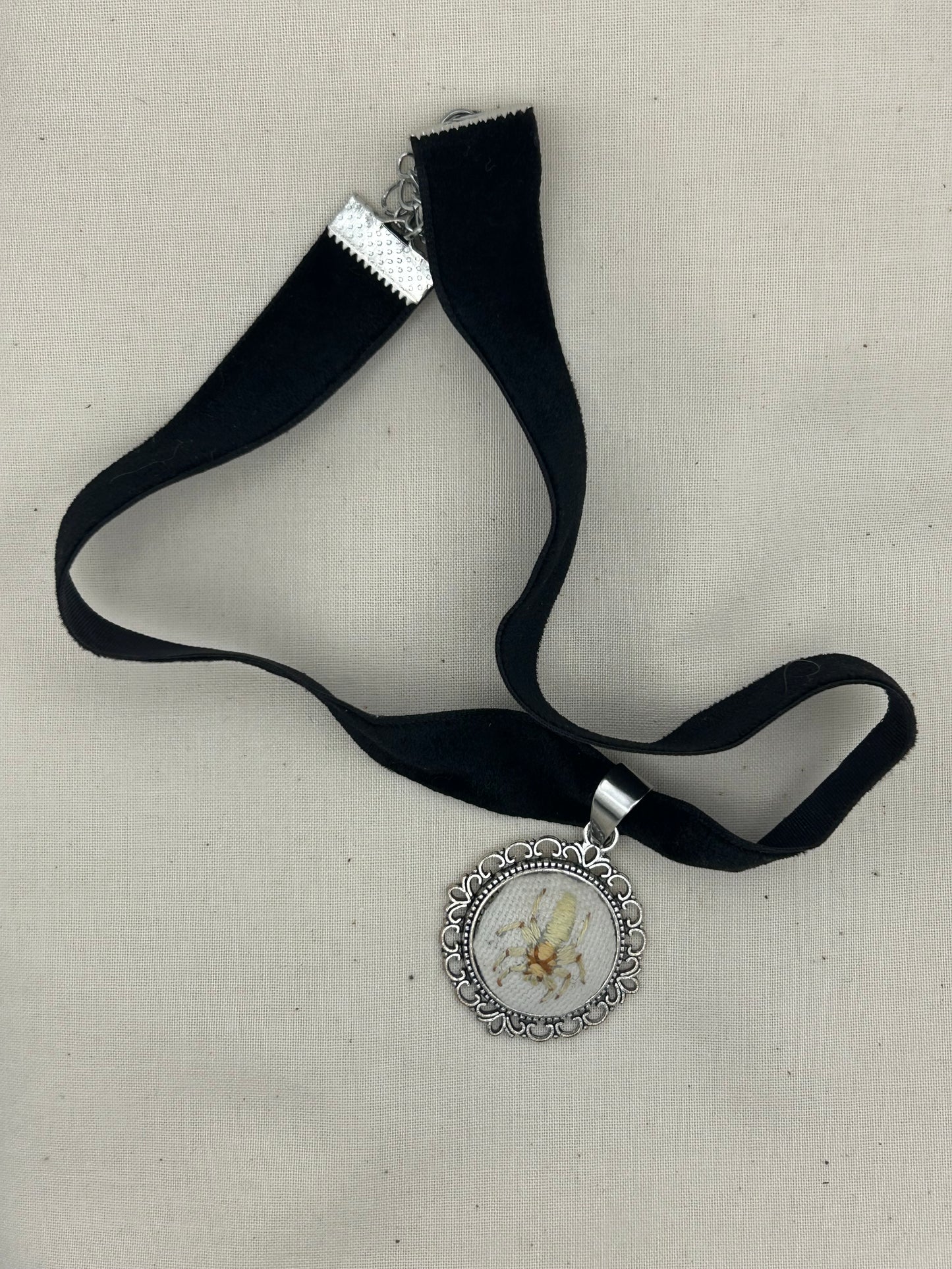 Sac Spider Embroidered Choker Necklace