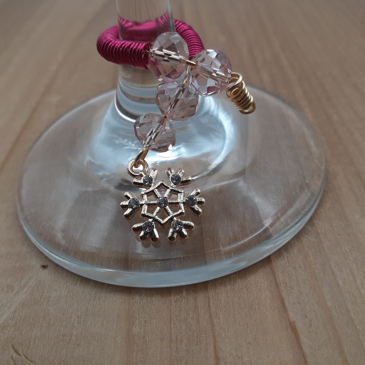 Golden Snowflakes Wine Charms (set of 4) Unique Design made for Easy Wrapping Around Wine Stems for Quick ID of Each Glass