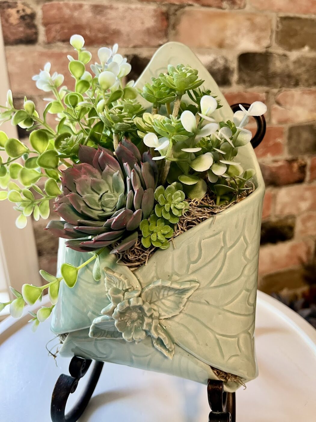 P & J Design: Wall Envelope (Centre Flower)