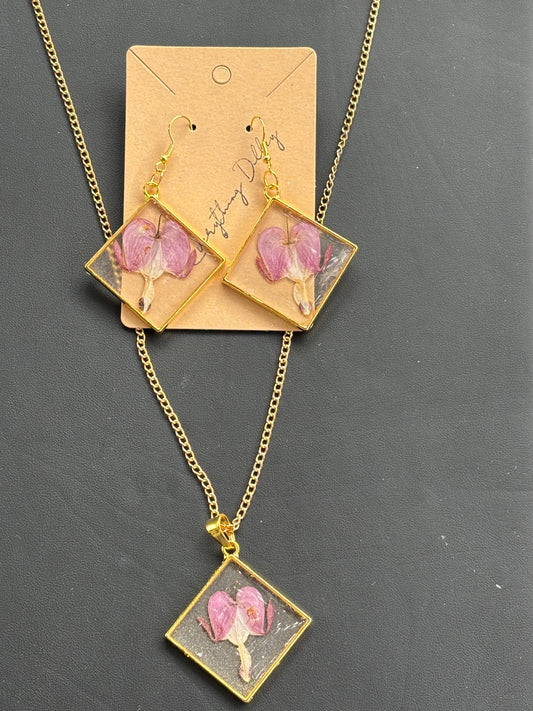 Bleeding Heart Diamond Gold Necklace & Earrings