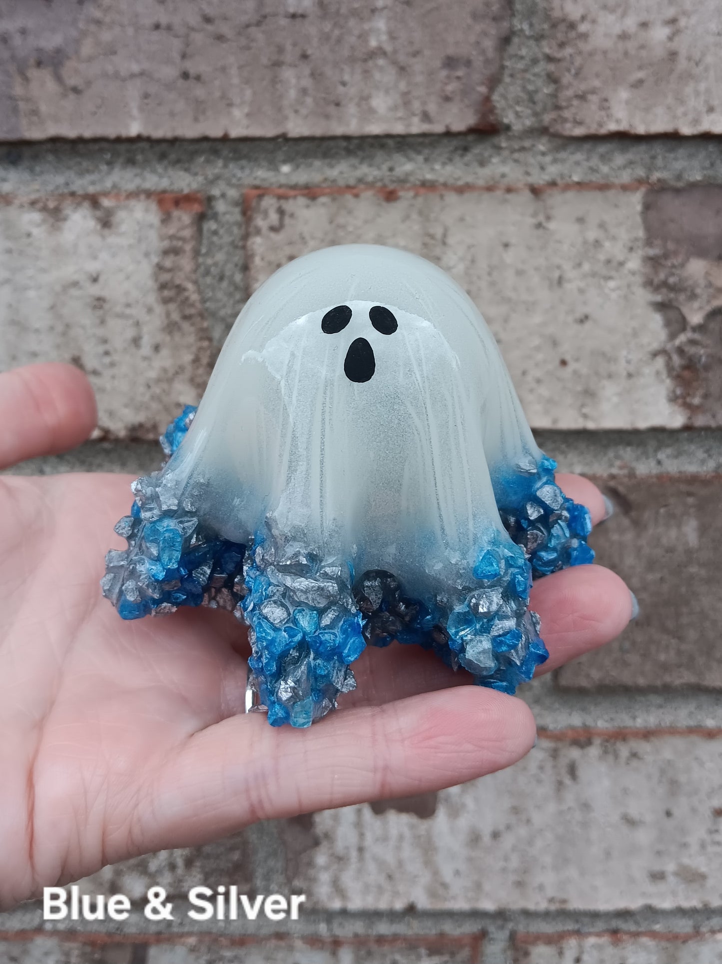 Glow in the dark ghosts - medium
