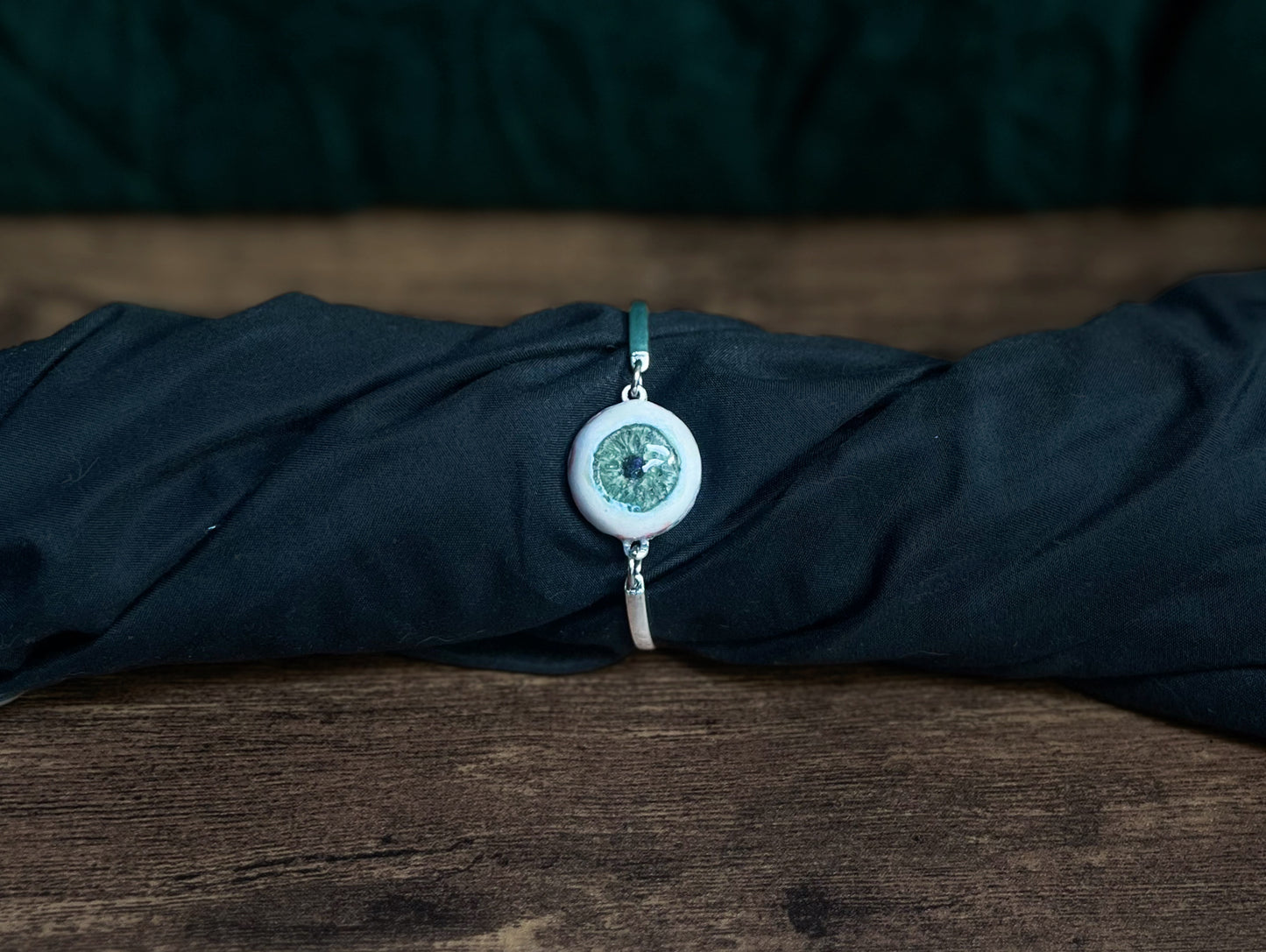 Powder Eye Bracelet