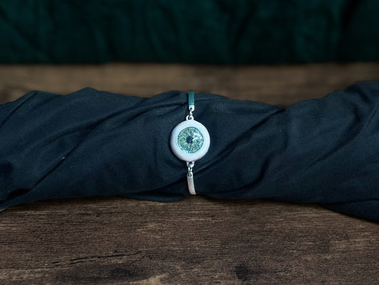 Powder Eye Bracelet