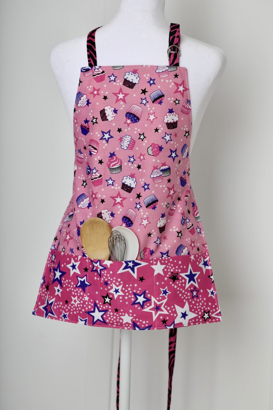 Reversible Child's Apron - Cupcake and Stars Pattern (Pink)
