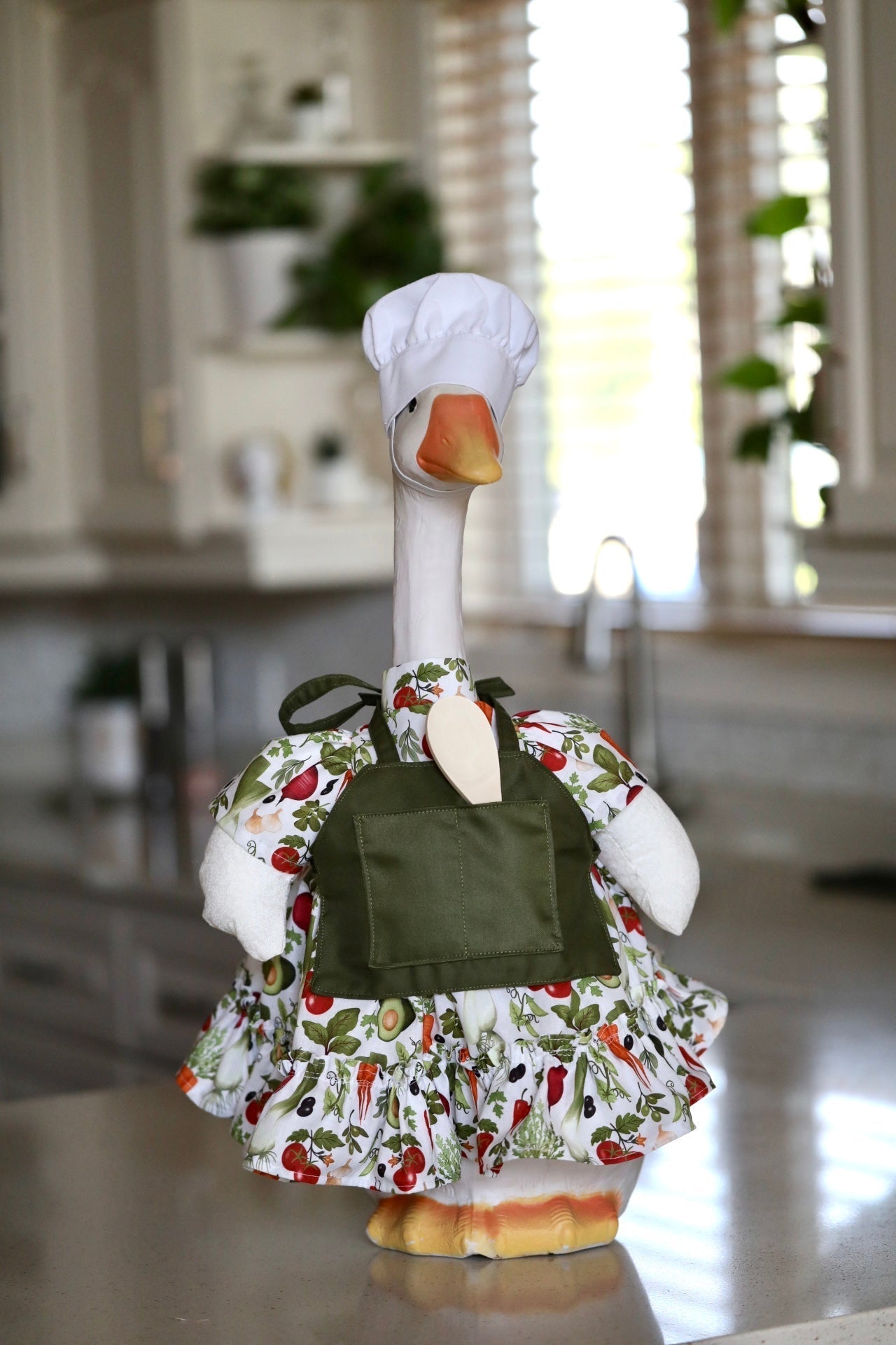 Porch Goose Chef Costume (Vegetable Print Shirt, 5 pc Set)