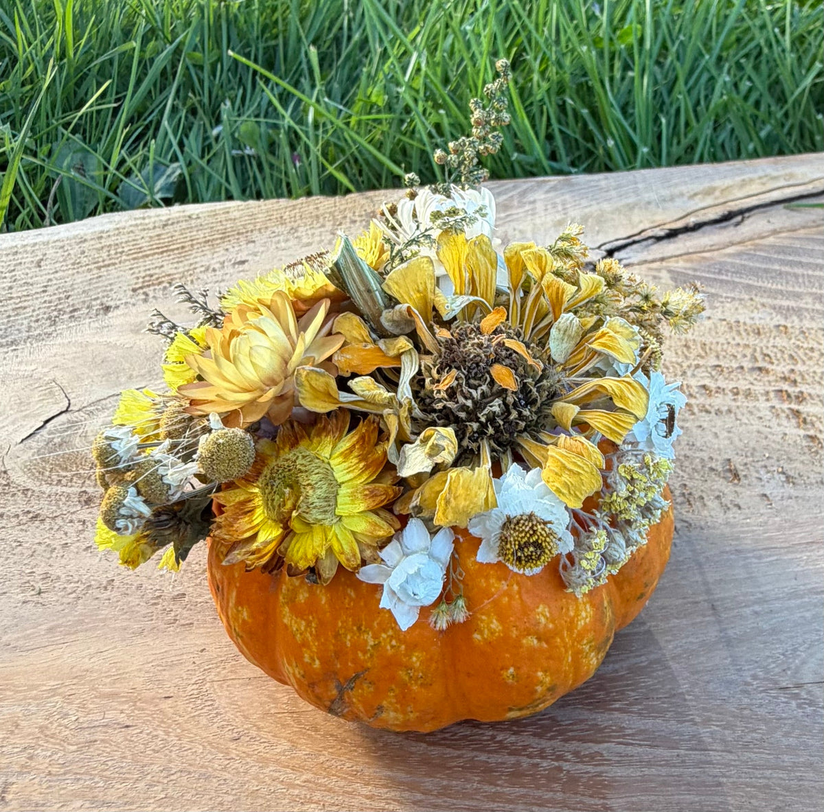 Dried Flower Pumpkins – Long-Lasting Décor !