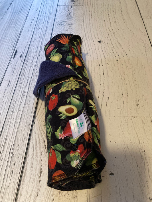 Vegetable unpaper towels in dark fabric with colorful produce pattern
