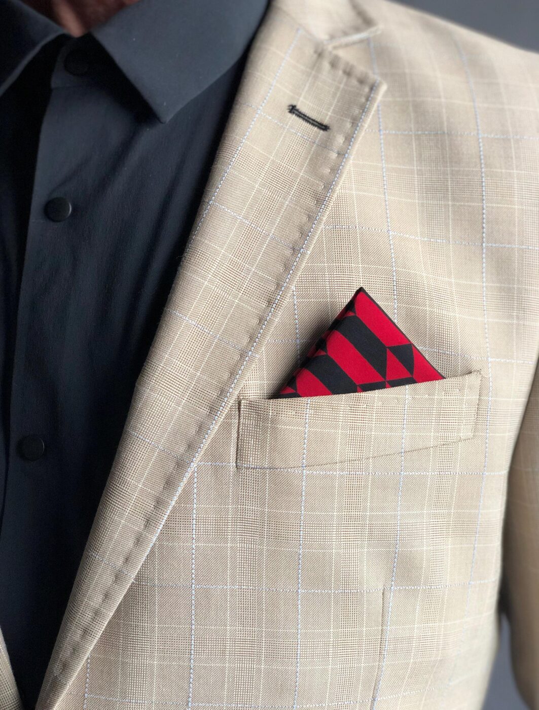 Pyramid Pocket Square