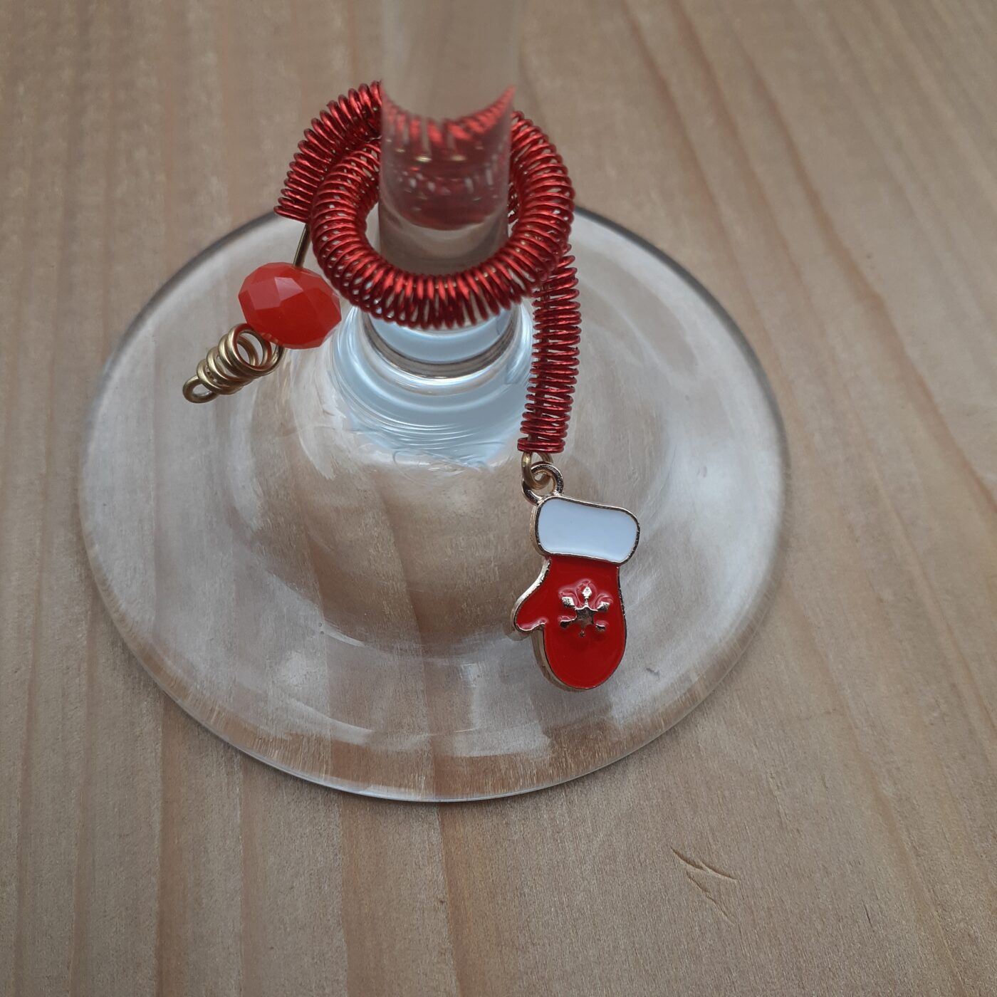 Christmas Mittens Wine Charms (set of 4) Unique Design made for Easy Wrapping Around Wine Stems for Quick ID of Each Glass