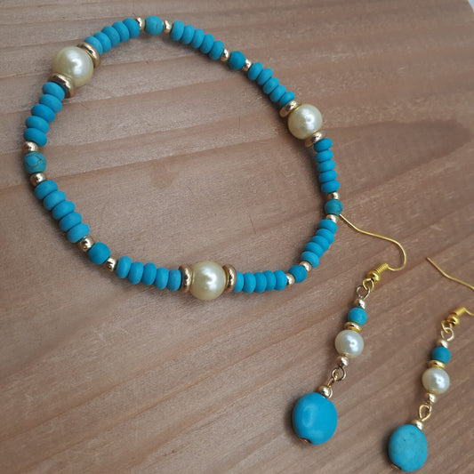 Classic Blues Turquoise Howlite Stone Earrings and Stretch Bracelet Jewellery Set with White Pearl Beads and Gold