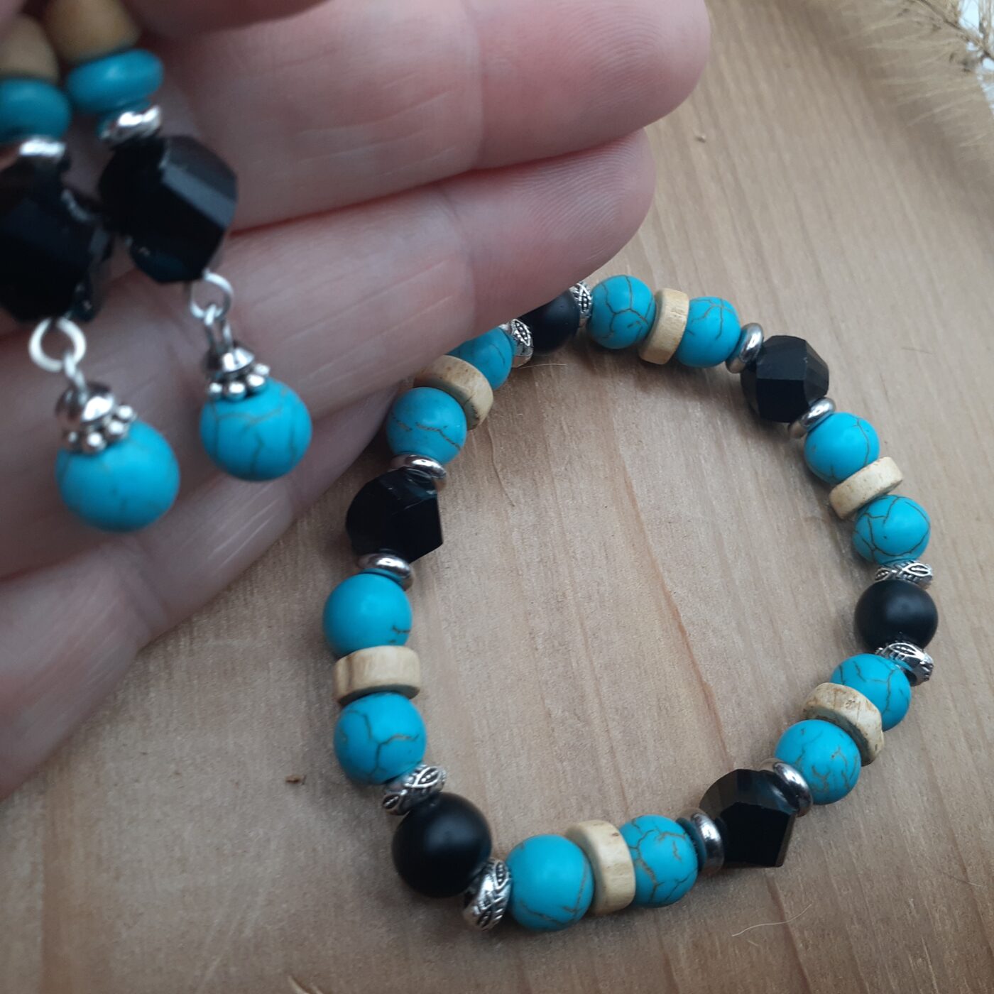 Midnight Blues Earrings and Stretch Bracelet Jewellery Set with Dyed Turquoise Howlite Beads Silver and Wood and Black Crystal Beads
