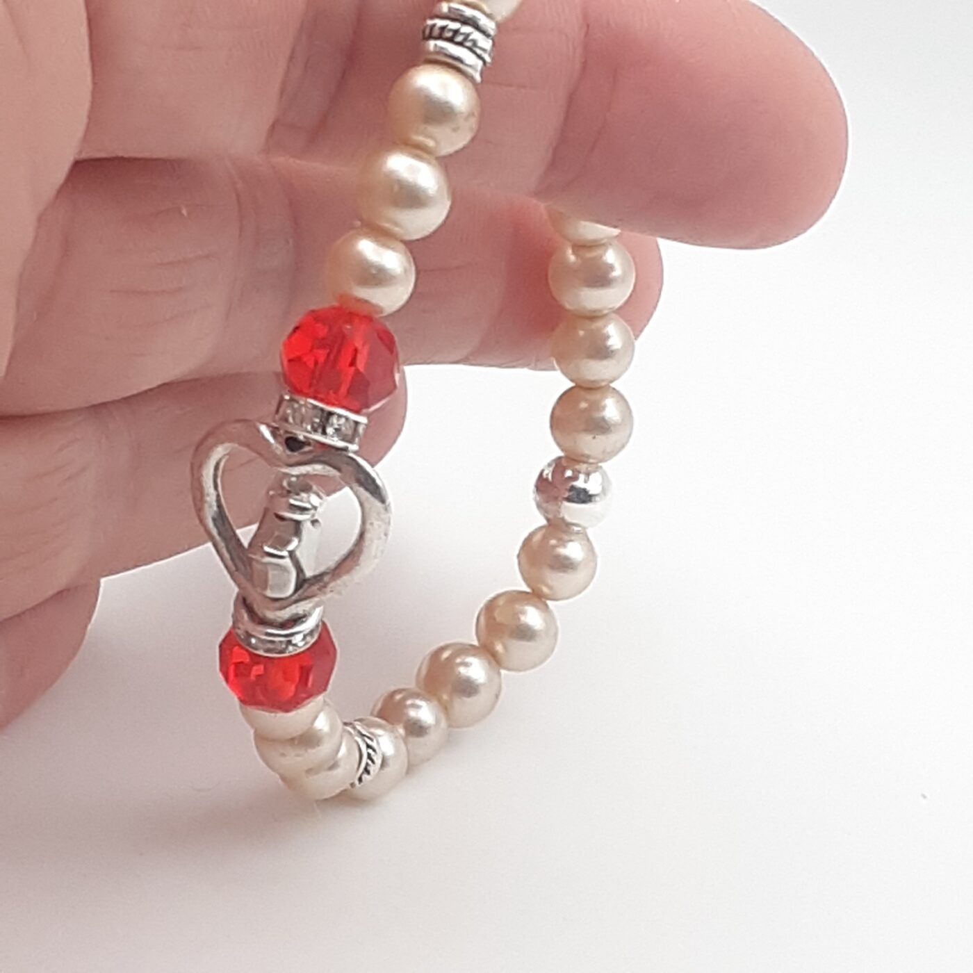 Red crystal heart and star pearl stretch bracelet