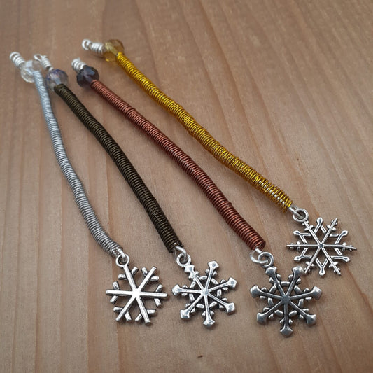 Silver Snowflakes Wine Charms (set of 4) Unique Design made for Easy Wrapping Around Wine Stems for Quick ID of Each Glass