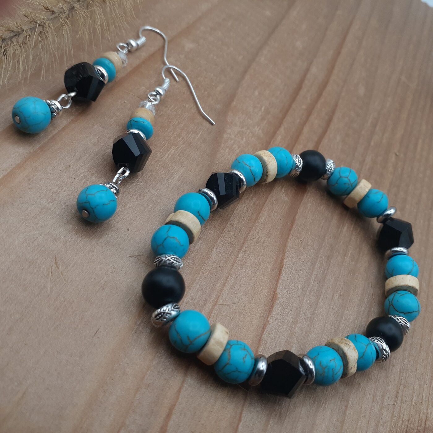 Midnight Blues Earrings and Stretch Bracelet Jewellery Set with Dyed Turquoise Howlite Beads Silver and Wood and Black Crystal Beads