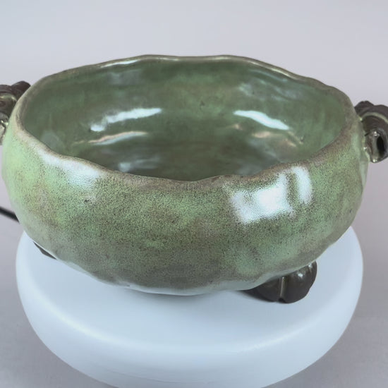 pinch bowl, blk clay green tea.MOV