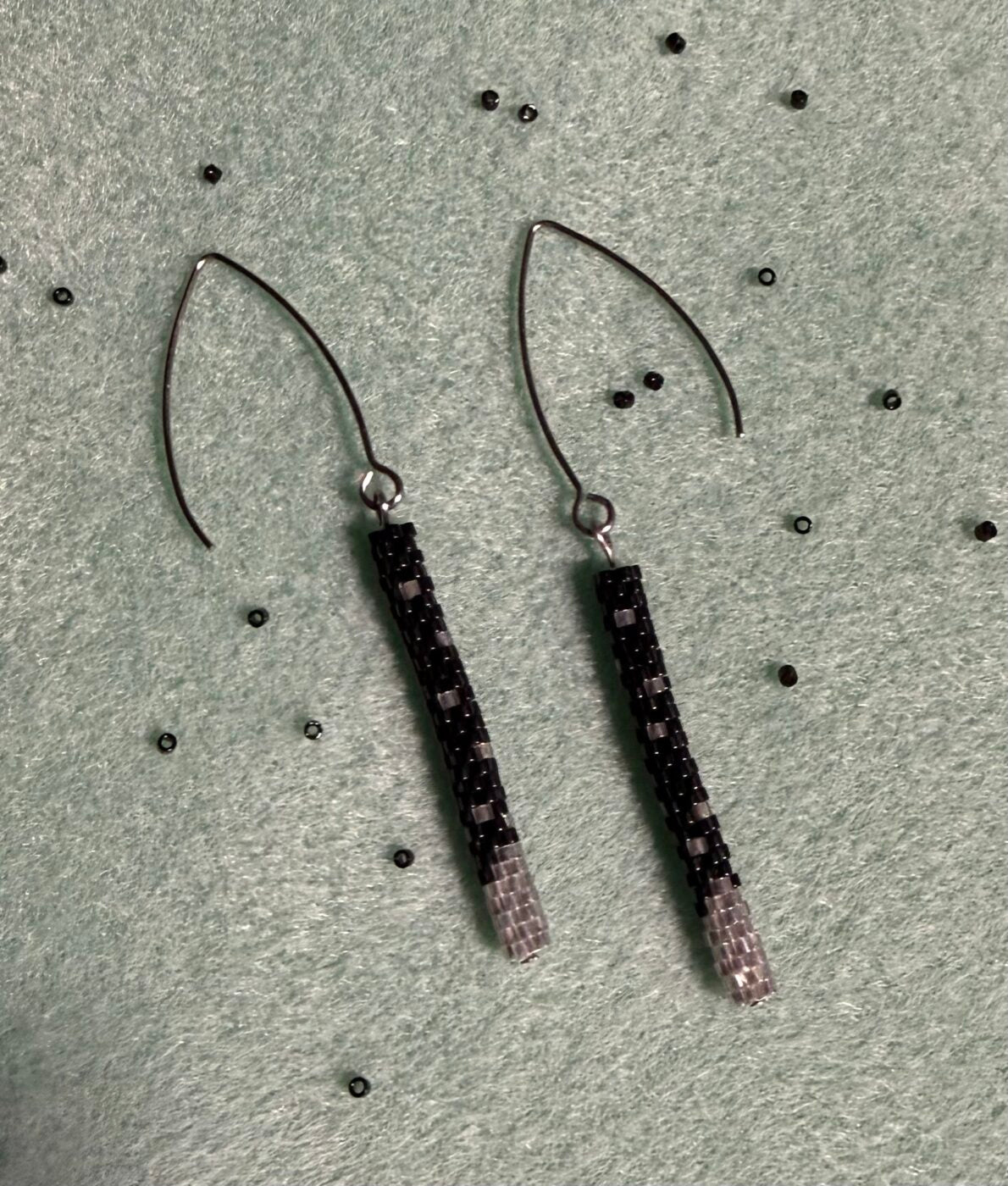 Black & Silver Snathan Si (Fairy Thread) Earrings (Glow In The Dark)